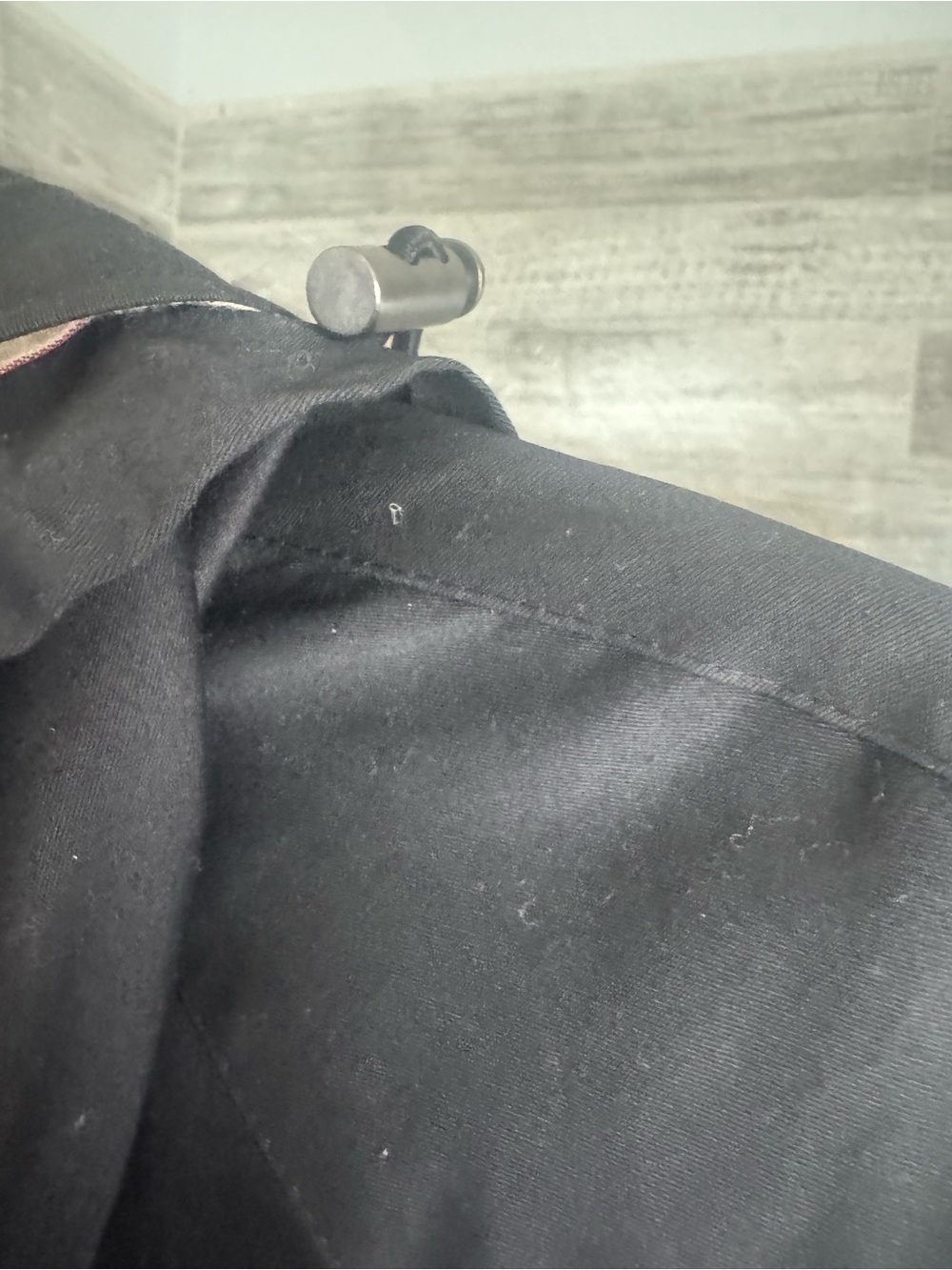 Burberry Black Trench Coat with Classic Check Lining - Picture 11 of 12